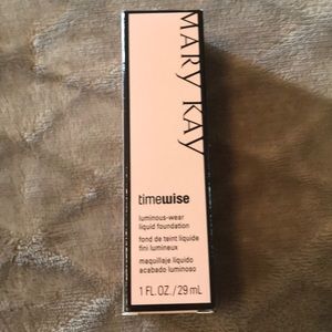 Mary Kay luminous wear liquid foundation